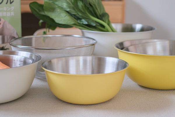 Multi-purpose salad bowl in yellow (one bowl)