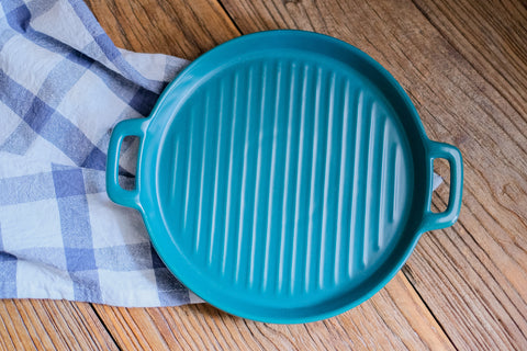 Baked in bold double handle flat baking plate in green